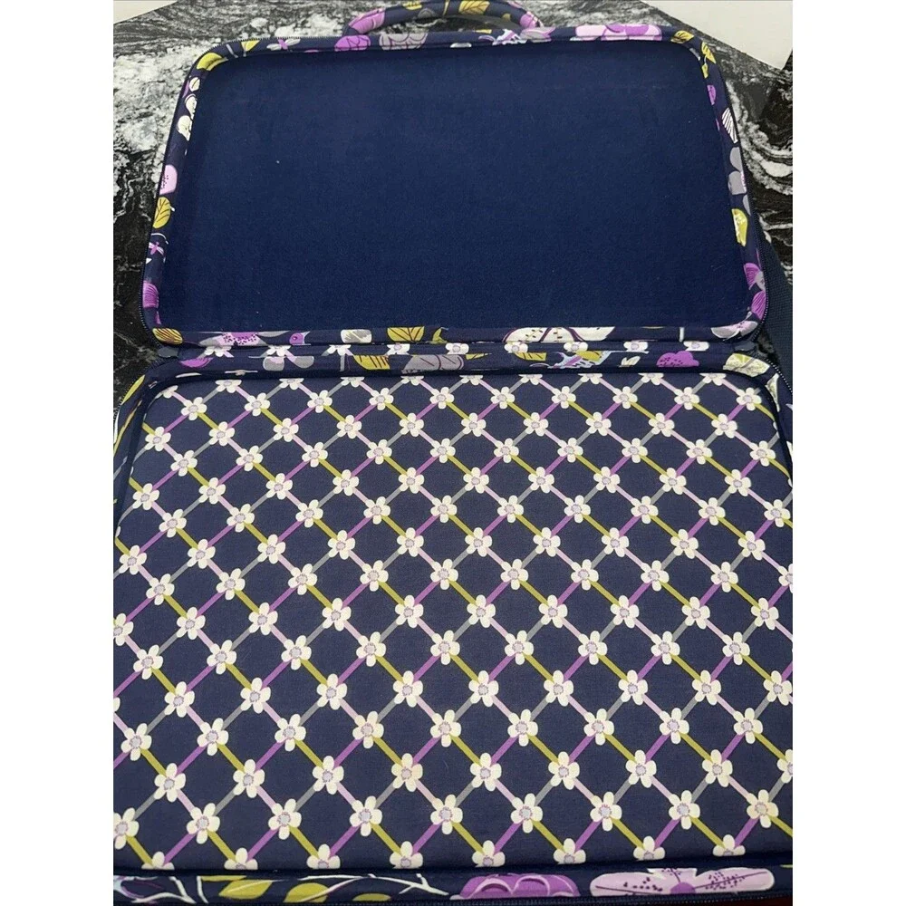 Vera Bradley Floral Nightingale Quilted Laptop Portfolio Hard Shell Bag 17”